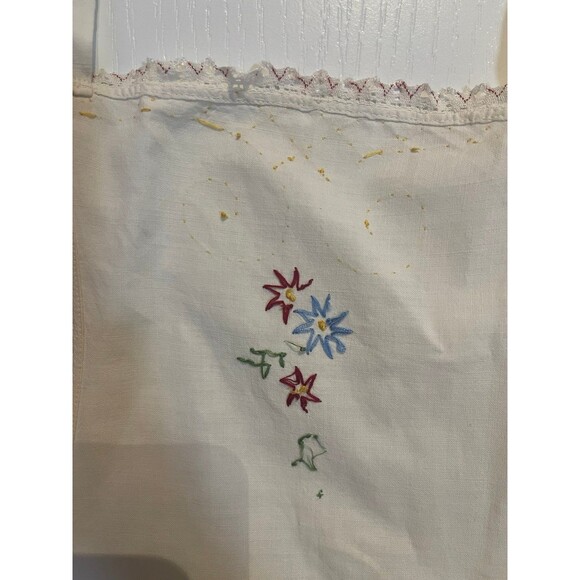 Vintage Embroidered Cream Colored Full Apron - Picture 3 of 12